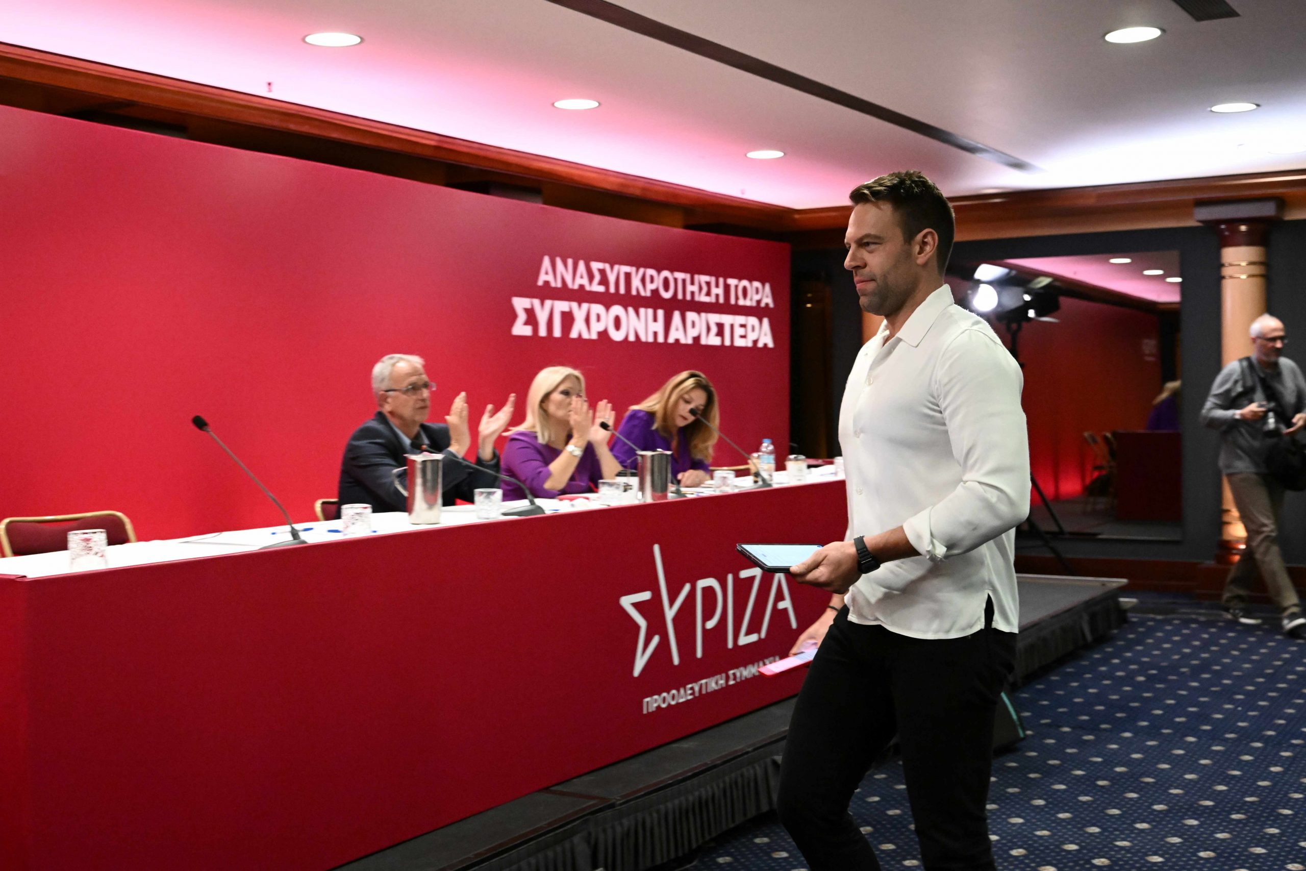 From Olympus to Tartarus: Syriza Slides from Power to Possible Split