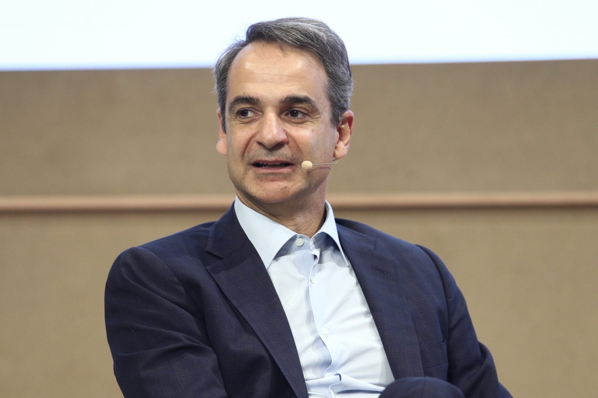 pm-mitsotakis-addresses-uk-relations-climate-goals-in-bloomberg