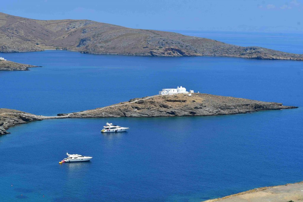 The 12 Tourist Traps to Avoid in the Greek Islands - tovima.com