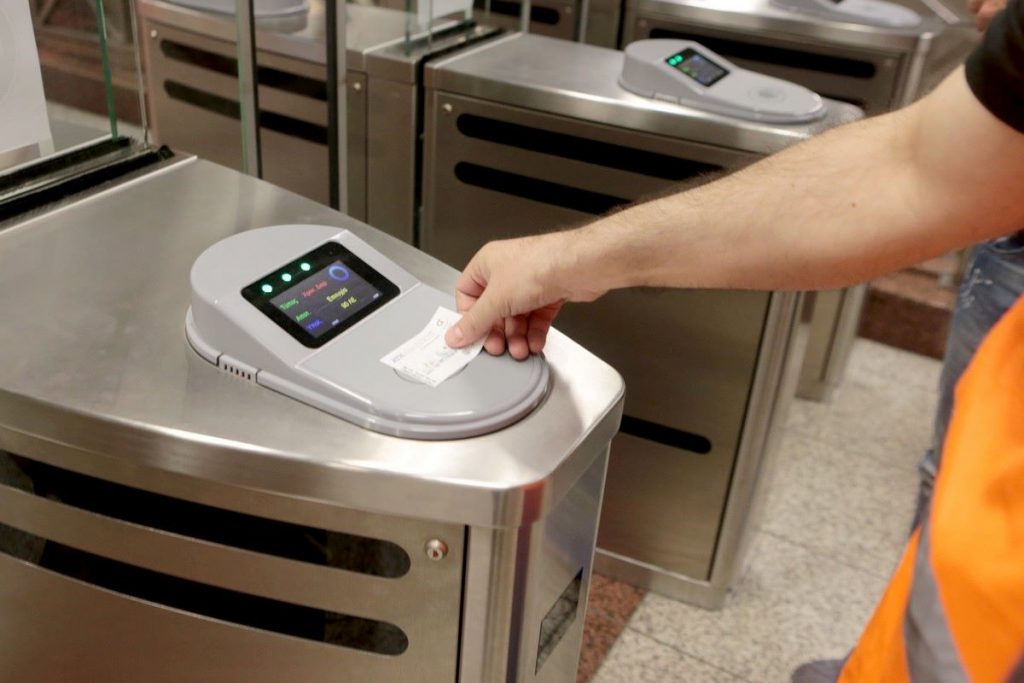 Athens Public Transport Enters a New Era with Contactless Payments