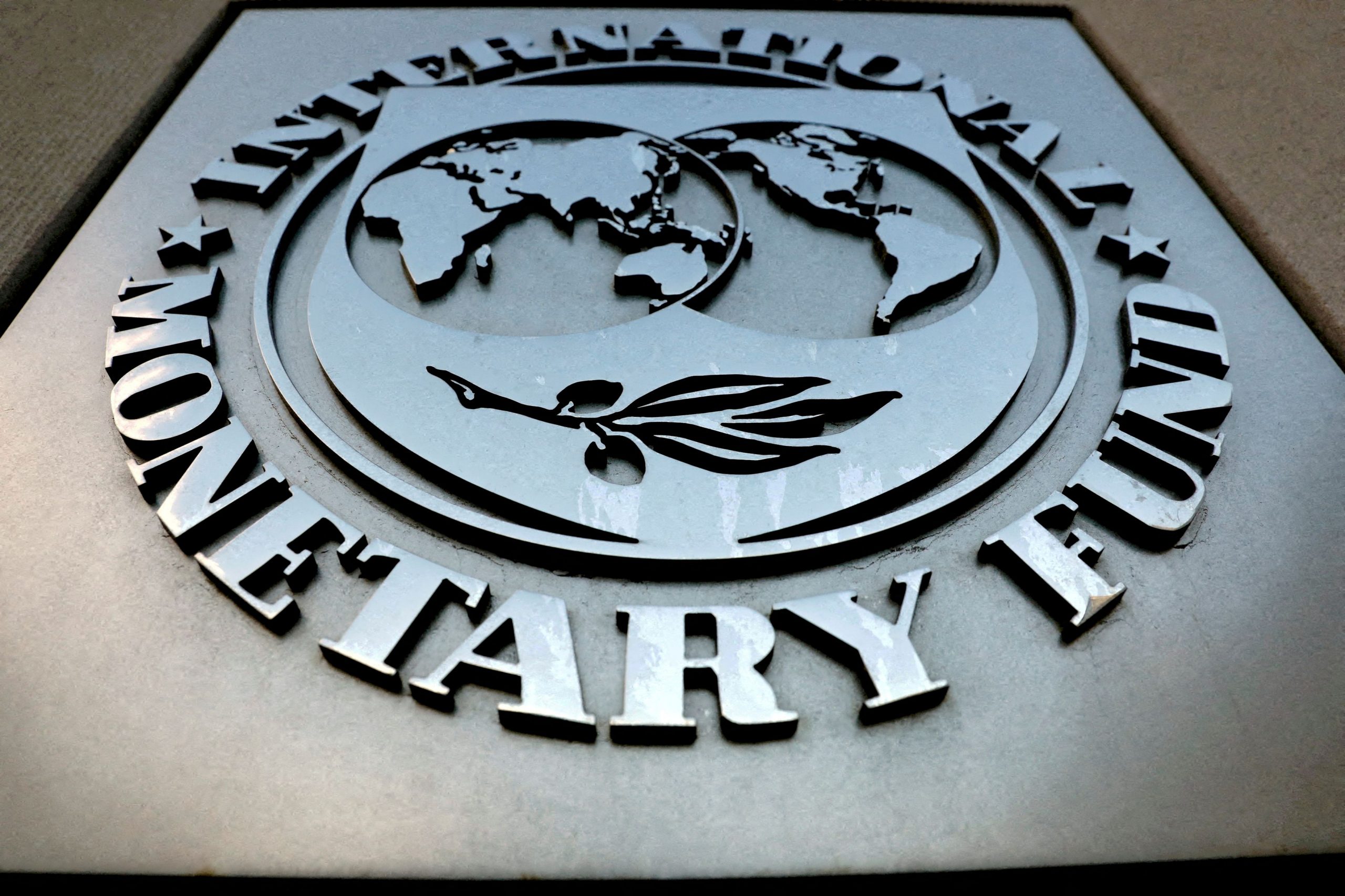 IMF Foresees Marginal Improvement in Greek Economy