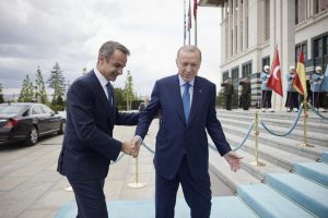 Greek PM Mitsotakis to Meet Briefly with Erdogan at NATO Summit