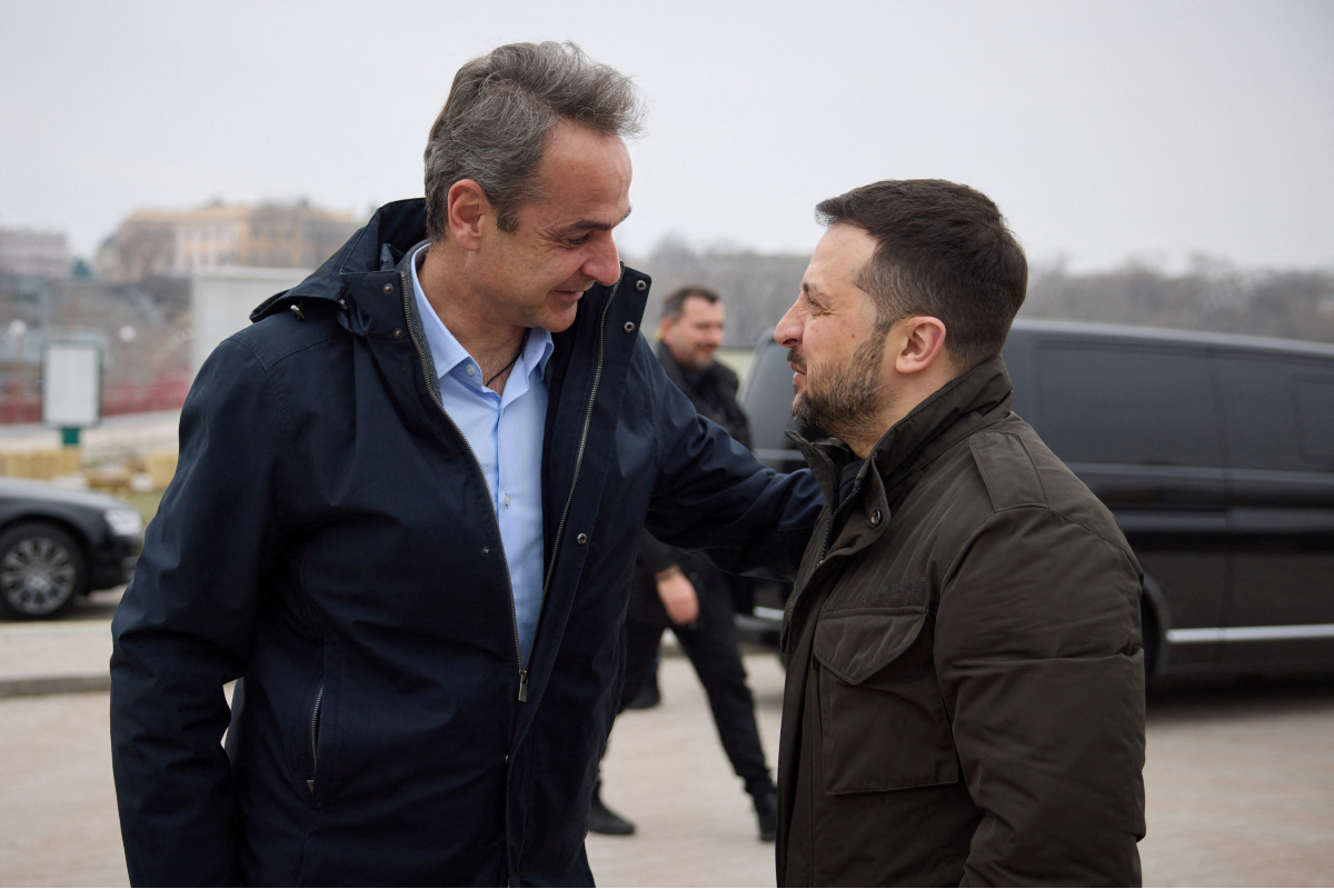 Greek PM Mitsotakis Reaffirms Support to Ukraine in Phone Call with Zelensky