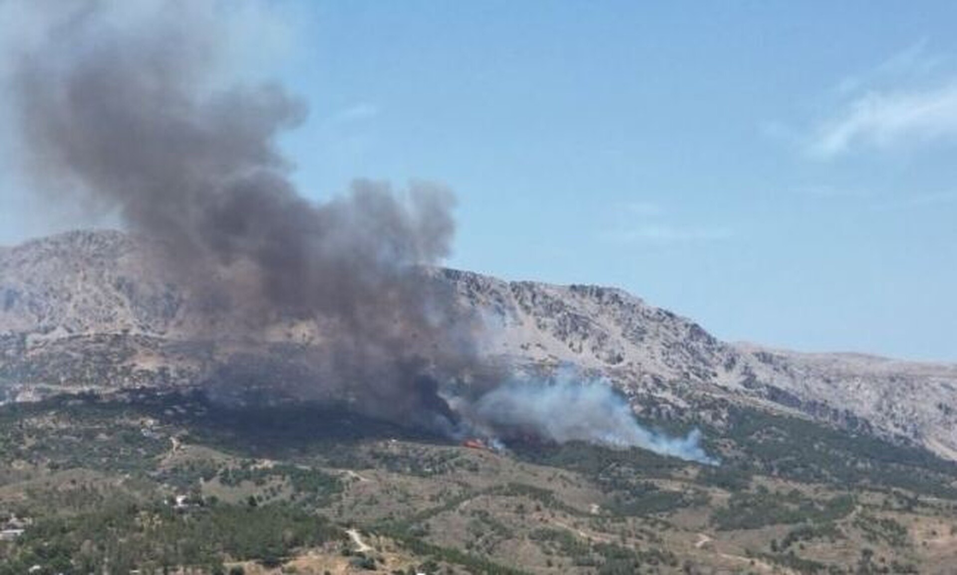 Chios Fire Raging – Man Arrested for Seih Sou Forest Fire