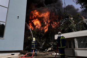 Major Fire Erupts at Cookware Factory in Northern Athens Suburb of Kifissia