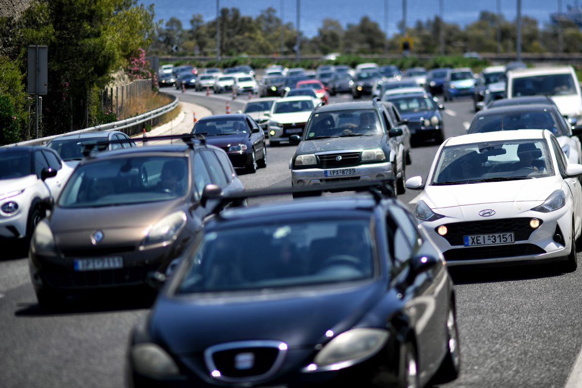 Greek Roads: Heavy Fines and License Suspensions for Driving Declared Immobilized Vehicles