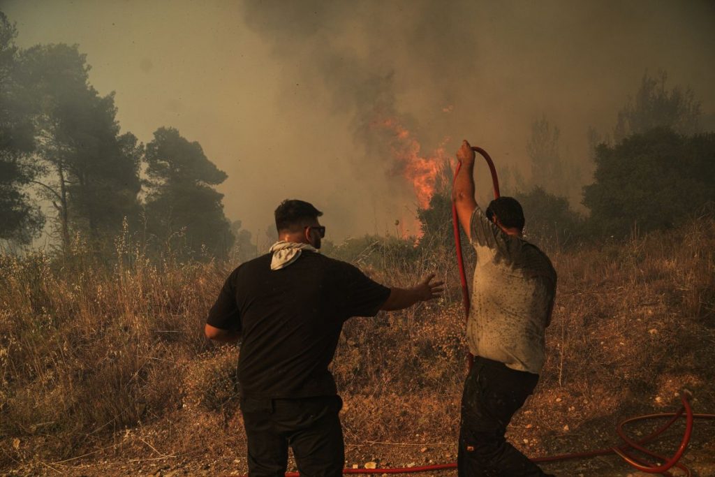 Stamata Wildfire: ‘Driver Dressed as Firefighter Throwing Incendiary Devices’