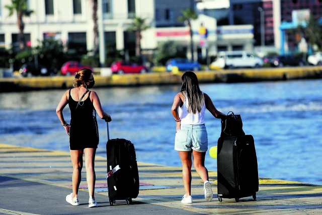Half of Greek Households to Skip 2024 Vacations Due to Rising Costs