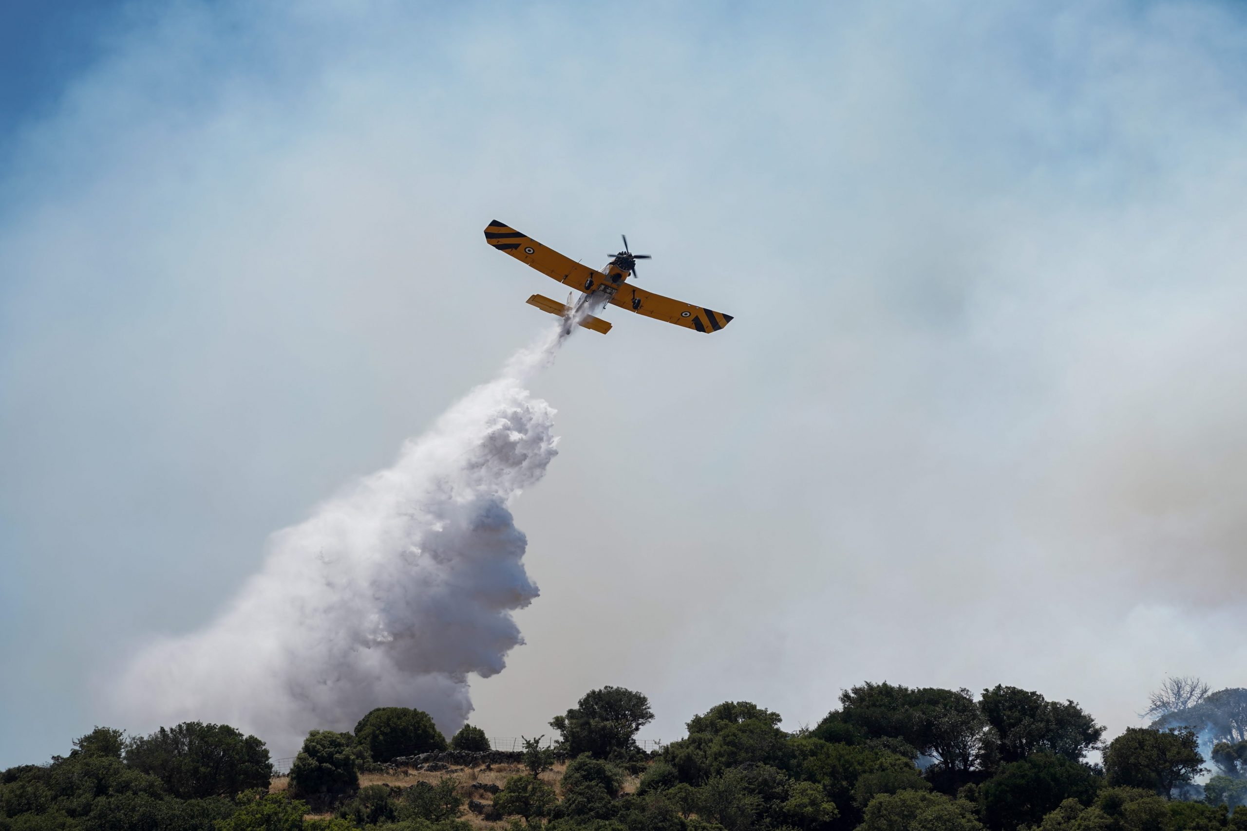 Forest Fire in Corinth Out of Control, 3 Firefighters Injured