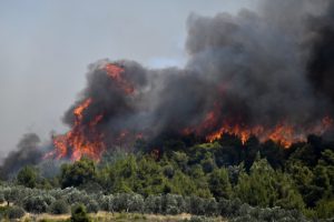 No Active Front in Corinth Fire, Min. Kikilias Announces