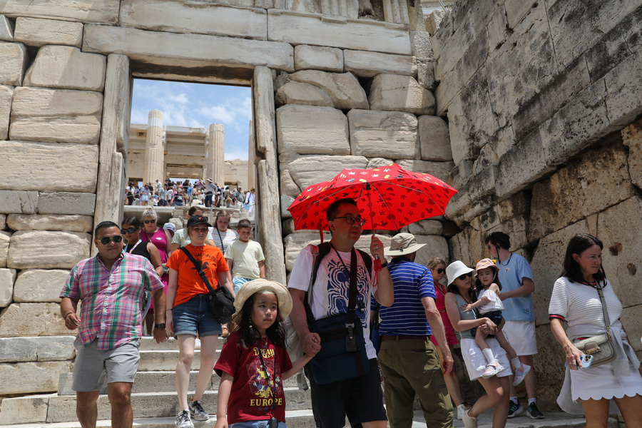 Acropolis Closed Wed. 12 to 5 pm Due to Heat Wave