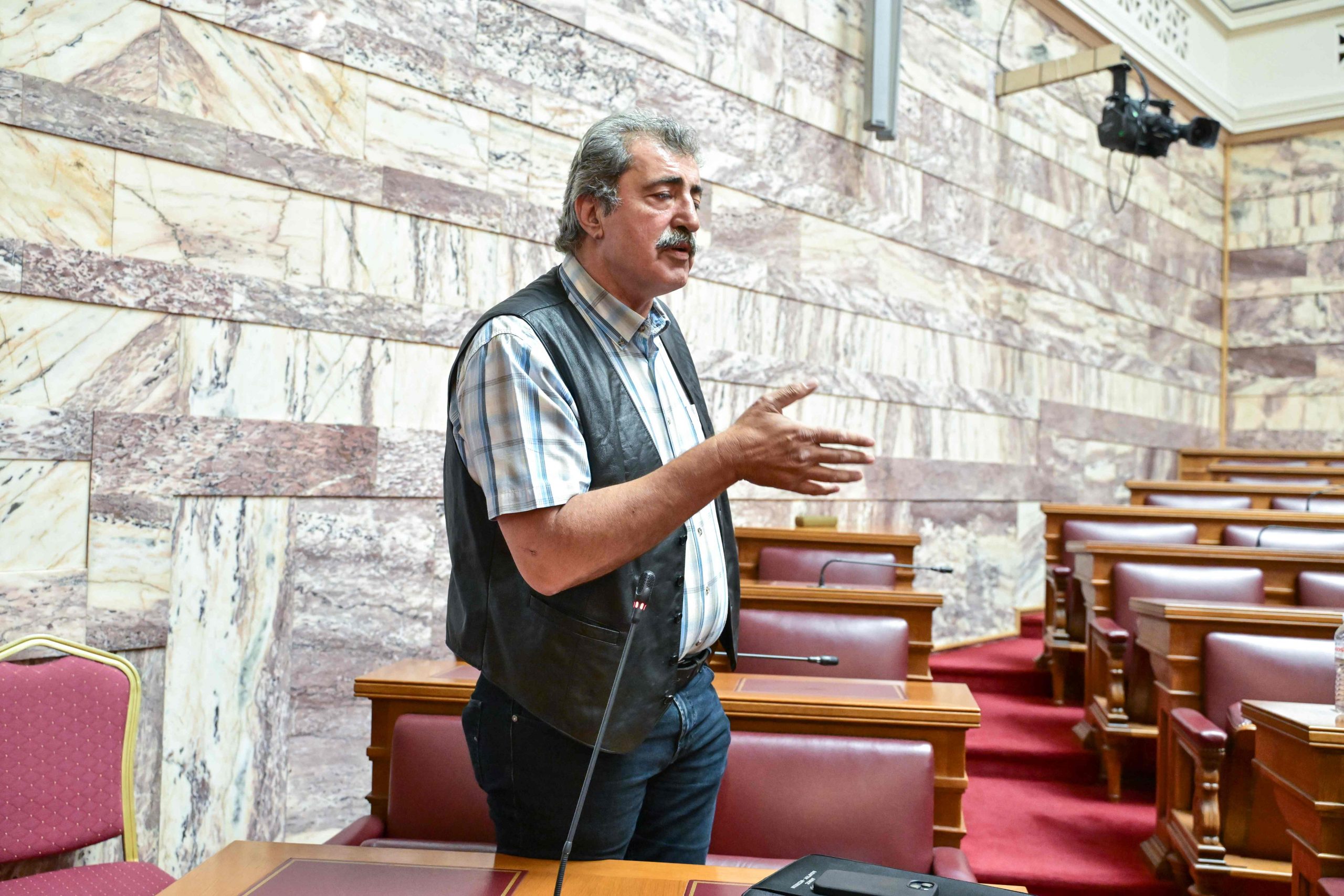 Contentious MP Polakis Expelled from SYRIZA Parliamentary Group