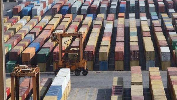 June Greek Trade Deficit Down 9.8%