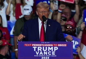 Trump Sees Opening in Battleground Pennsylvania: Courting Disaffected Democrats