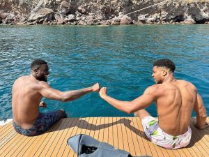 Giannis Antetokounmpo Soaking Up Aegean Sun in Mykonos (video)