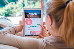 Airbnb Demand in Greece Drives H1 Increase in Beds