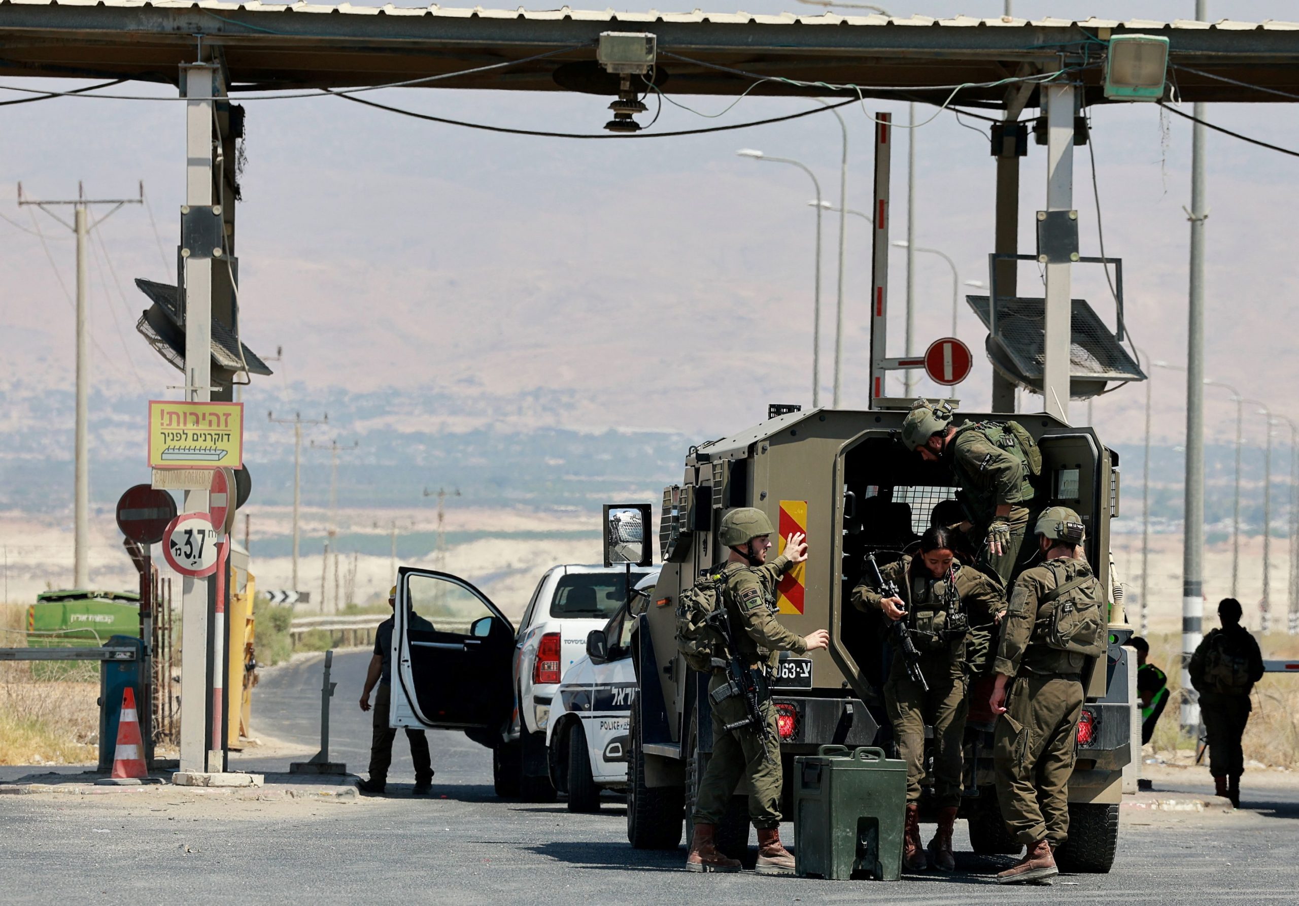 Gunman Kills Three Israelis at Jordan-Israel Bridge