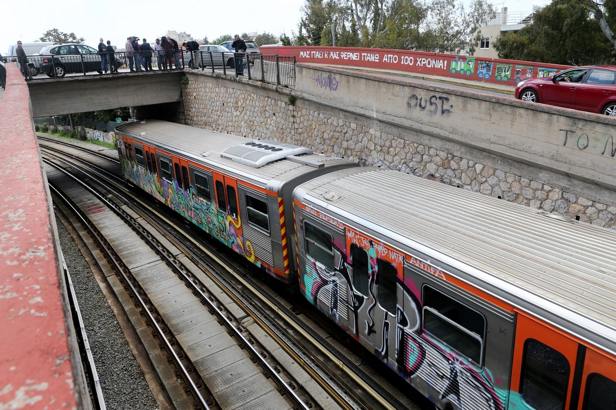 Man Threatens Woman with Saw and Obscenities at Athens Train Station