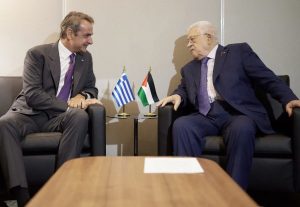 PM Mitsotakis Meets with PA President Abbas in New York