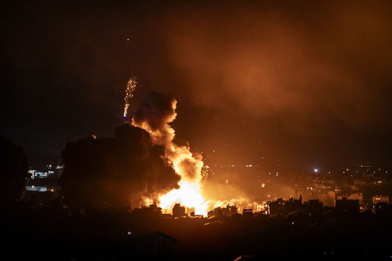 Heavy Israeli Airstrikes Target Likely Successor to Hezbollah Leader in Beirut