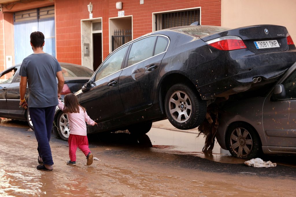 Greece Extends Condolences to Spain for Flood Victims, Offers to Send Help