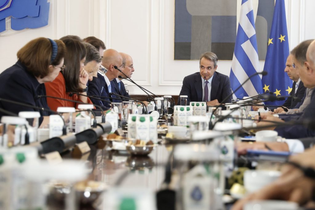 Greek Cabinet Convenes under PM Mitsotakis for Key Legislative Session