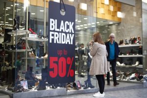 Greek Retailers Extend Hours for Black Friday Weekend