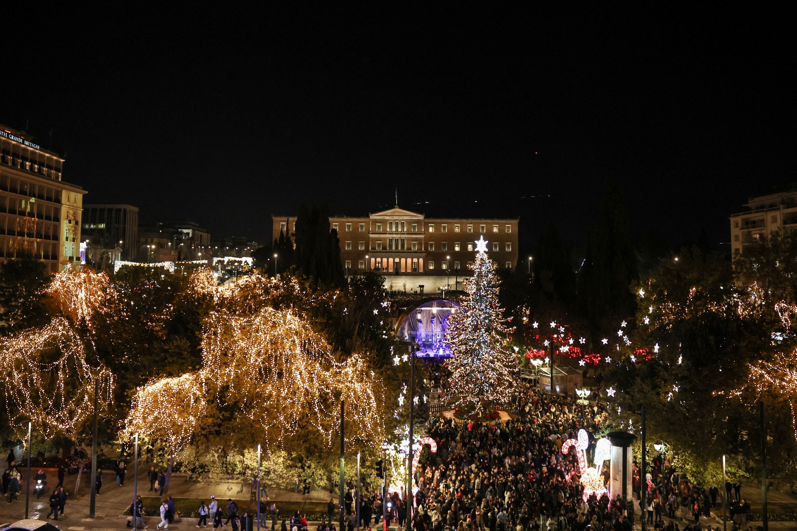 When Will Greek Workers Get Their Christmas Bonus?