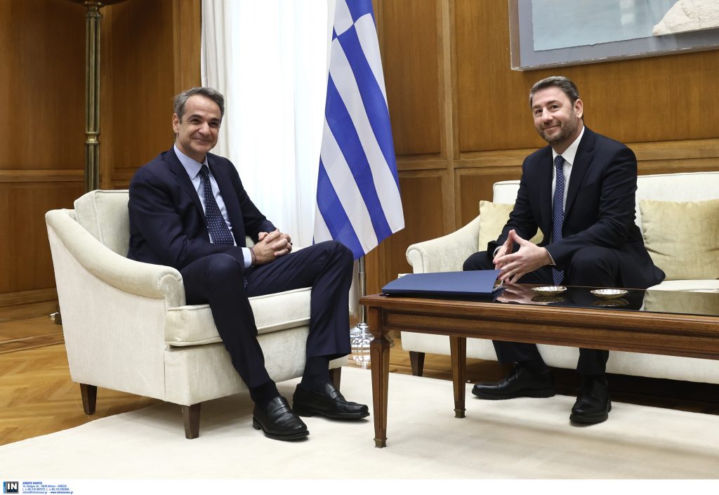 Mitsotakis and Androulakis Meet, Emphasize Dialogue and Cooperation