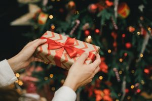 Christmas Shopping: How Much Will Greeks Spend on Gifts?