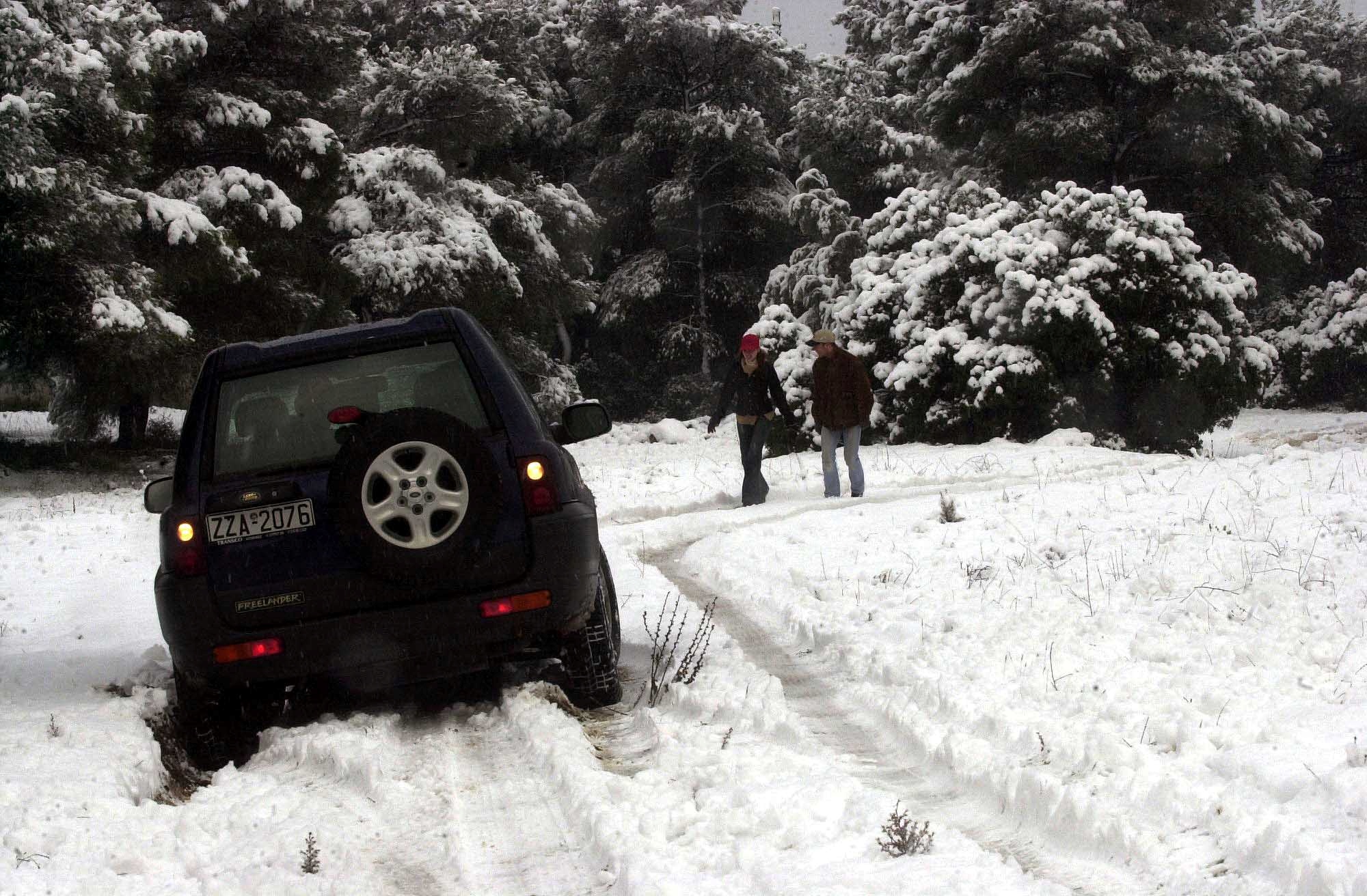 Snowfall, Wintry Conditions in Much of Greece This Weekend