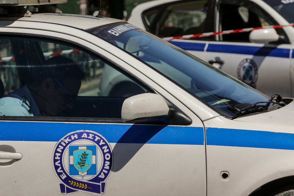 Police Examine Firearm Discovered in Glyfada Airbnb