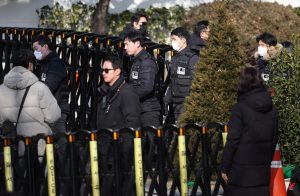 South Korea: Failed Arrest Attempt of Pres. Yoon Ends in Standoff