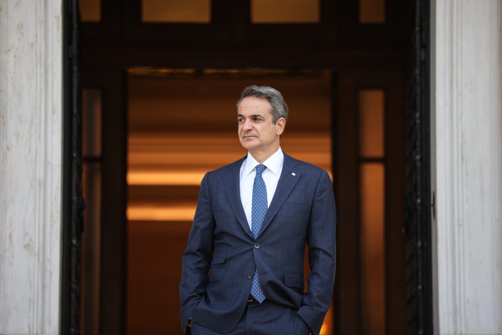 PM Mitsotakis Outlines 2025 Goals for Growth and National Interests in Sunday Post