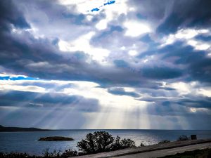 Rainy Weather Kicks Off the Week in Athens