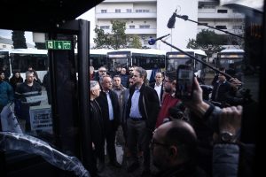 Mitsotakis Announces 100 New Buses for Athens